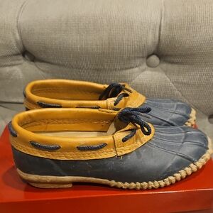 Women's Navy and Tan Casual Duck-Style Loafers